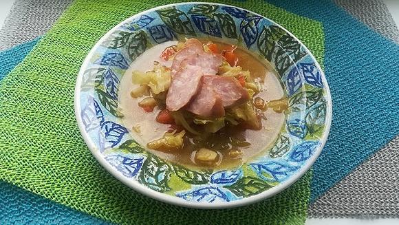 Zupa z młodej kapusty
