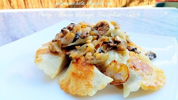 Pierogi z mięsem wołowym i cebulą