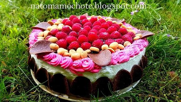 Czekoladowy tort Rocher z malinami