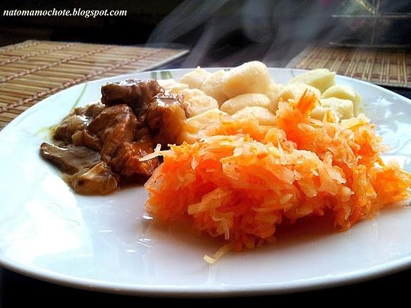 Gulasz wieprzowo-grzybowy z gęstym sosem