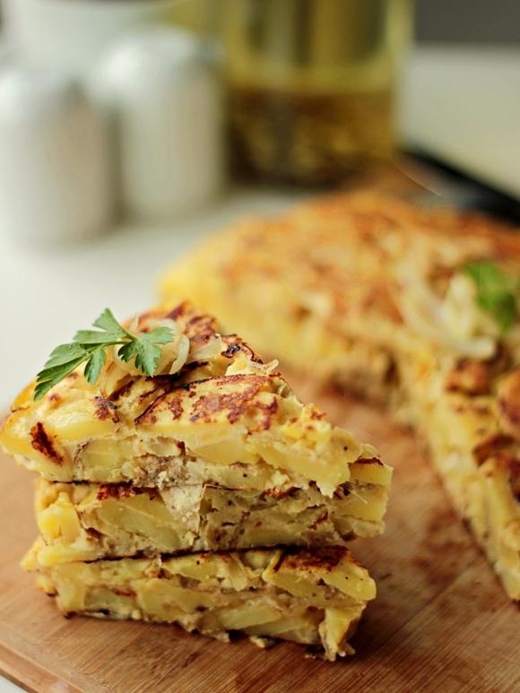 Tortilla hiszpańska z ziemniakami i cebulą