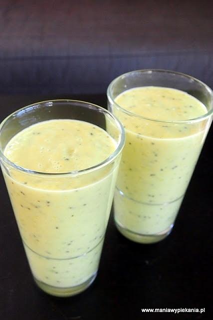 Koktajl z awokado i ananasa z chia bez glutenu laktozy i cukru