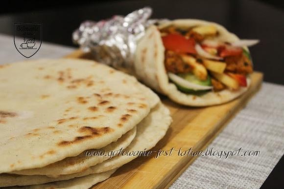 Greckie chlebki pita - gyropita i souvlaki pita