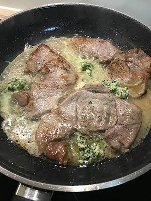 Domowe gnocchi i sznycel cielęcy w białym winie