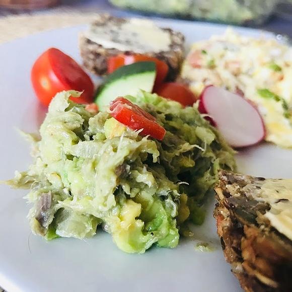 Pasta z makreli i awokado - kilka wersji