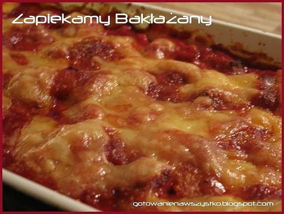 Bakłażan zapiekany w sosie pomidorowym