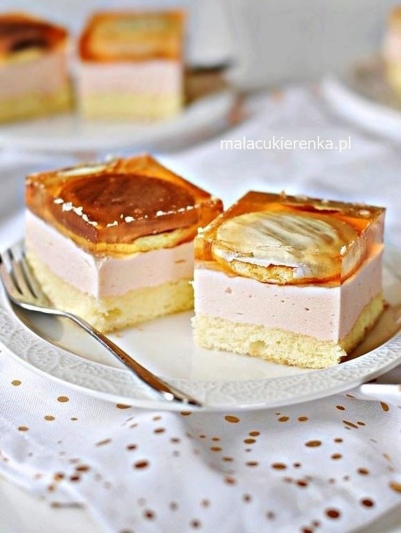 Ciasto Delicjak z galaretką i kremem maślanobudyniowym