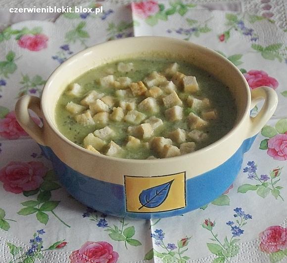 Zupa z zielonego groszku i mięty