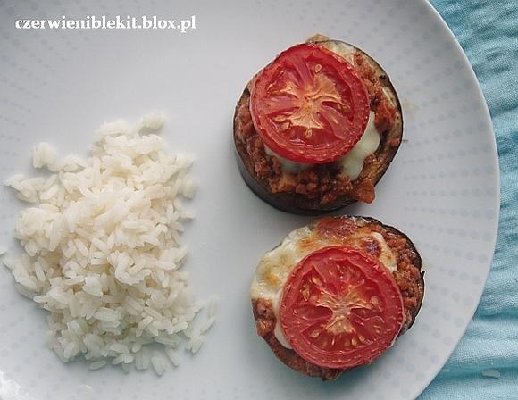 Bakłażany zapiekane z sosem bolońskim i mozzarellą