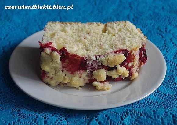 Ciasto drożdżowe z malinami i kruszonką