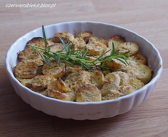 Młode ziemniaki zapiekane z parmezanem