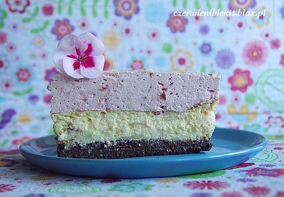 Sernik pomarańczowy z musem śliwkowym na spodzie brownie