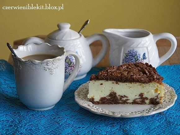 Śmietanowiec w lekkim kawowym cieście