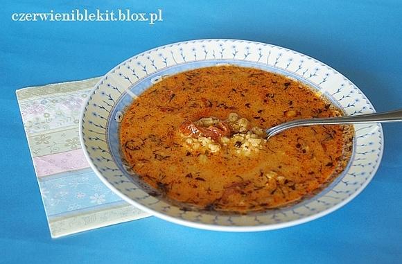 Aromatyczna pomidorowa z suszonymi pomidorami i pęczakiem