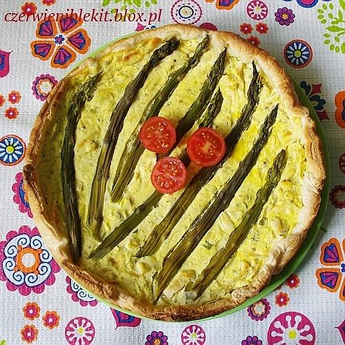 Tarta z ricottą, kurczakiem i szparagami