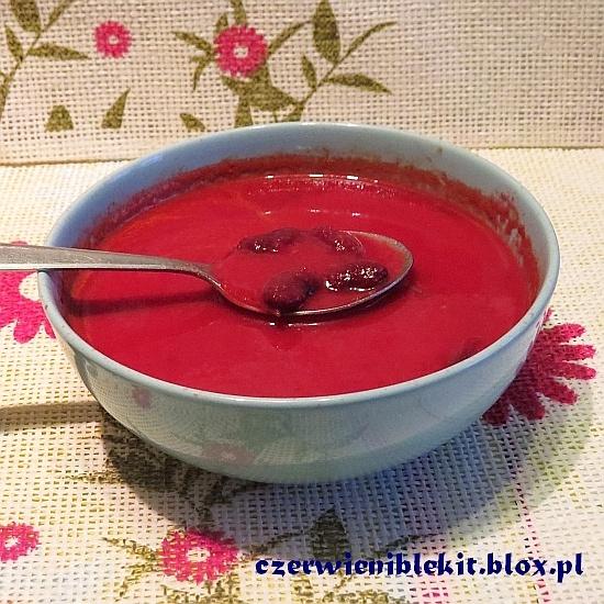Kremowy barszcz paprykowy z fasolą i mascarpone