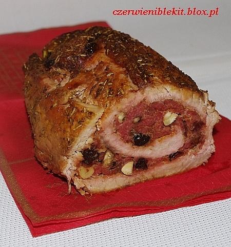 Schab z nadzieniem mięsnym i bakaliami