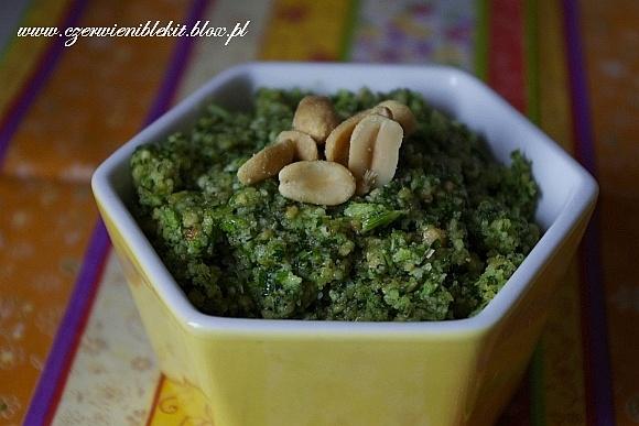 Pesto pietruszkowo-arachidowe