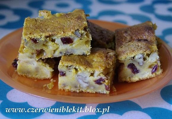 Ciasto z jabłkami, orzechami, żurawiną i puree z dyni