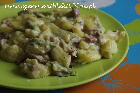Zapiekanka ziemniaczana z patisonem, szynką i szparagówką