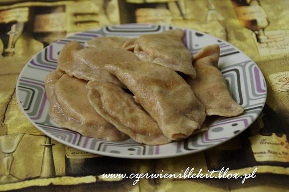 Pierogi orkiszowe z cukinią serkiem i miętą