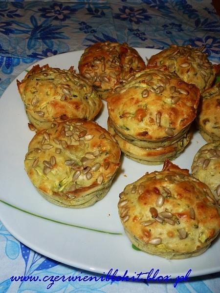 Muffiny serowe z cukinią i mozzarella w aromacie ziół i cytryny