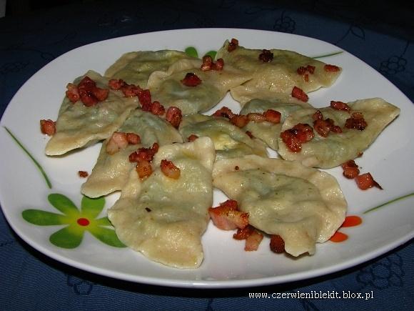Pierogi ze szpinakiem fetą i papryką