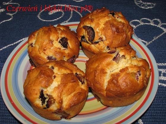 Muffiny serowe ze śliwkami i czekoladą