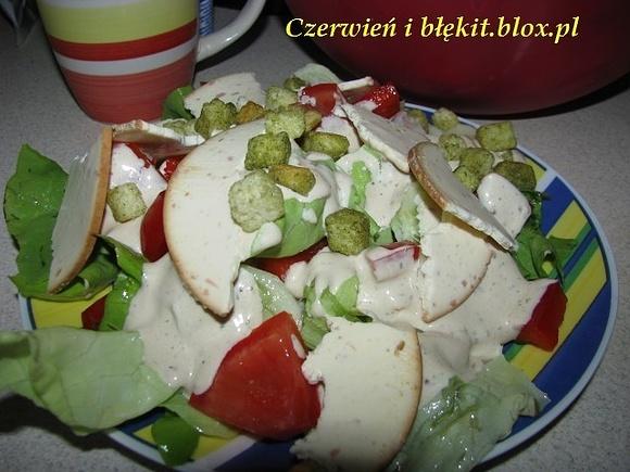 Lekka sałatka z grzankami