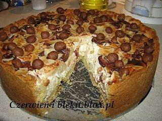 Sernik z jabłkami i śliwkami