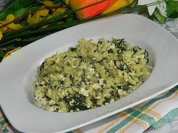 Fusilli ze szpinakiem i białym serem