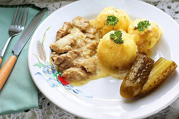 Karkówka w sosie chrzanowym