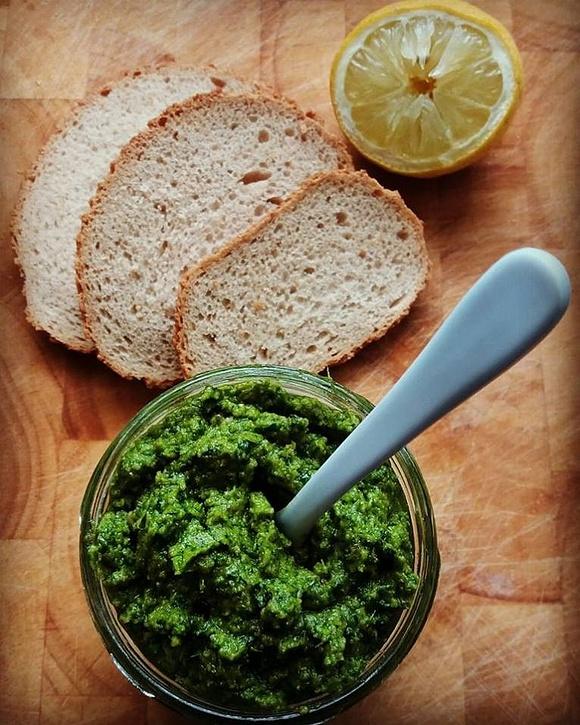 Pesto z czosnku niedźwiedziego