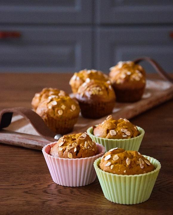 Szybkie muffinki dyniowe z płatkami owsianymi i przyprawami korzennymi