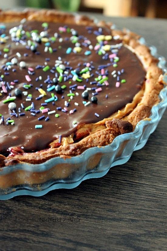 Tarta z kajmakiem, masłem orzechowym i czekoladą