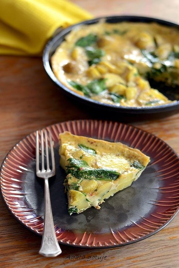 Frittata z młodymi ziemniakami i szpinakiem