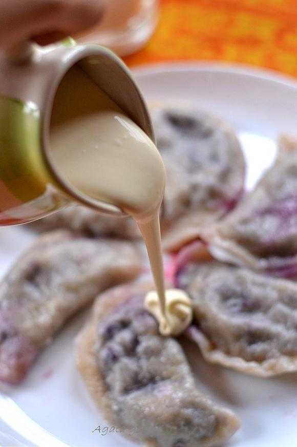 Pierogi z jagodami