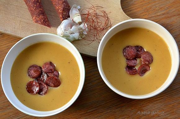 Kremowa zupa ziemniaczana z chorizo