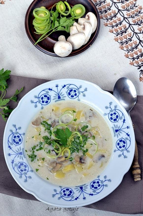 Zupa pieczarkowa