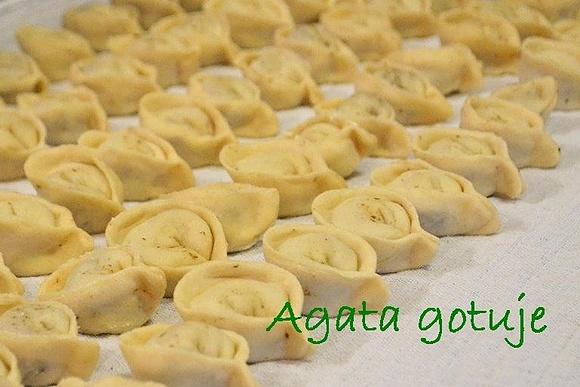 Uszka z kapustą, grzybami i karmelizowaną cebulą
