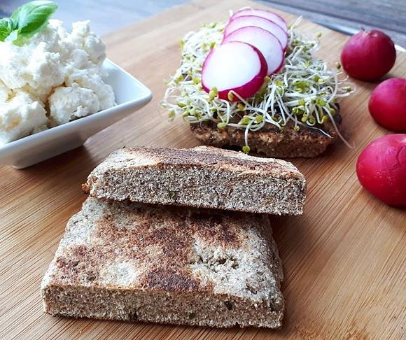 Razowy chleb bez pieczenia keto lchf paleo bez glutenu i laktozy