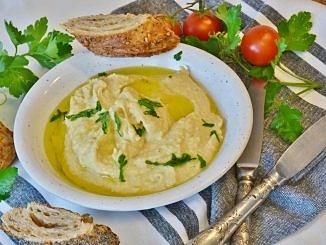 Szybki tradycyjny hummus