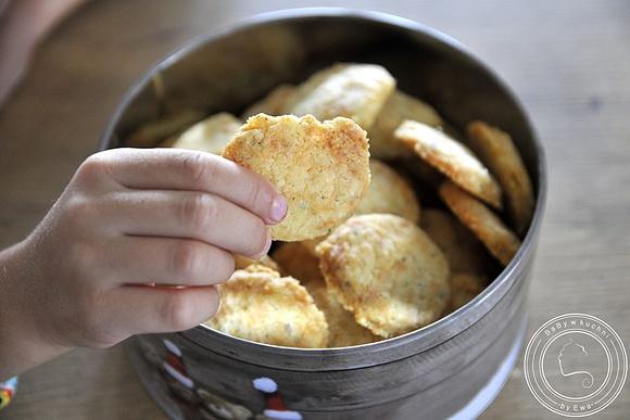 Ciasteczka parmezanowe - proste i smaczne słone przekąski