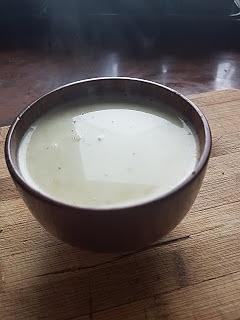 Keto zupa brokułowa ze śmietanką