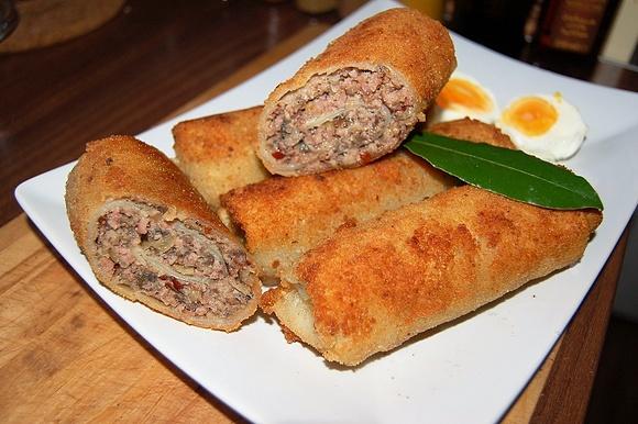 Krokiety z nadzieniem kiełbasiano, paprykowo i pieczarkowym