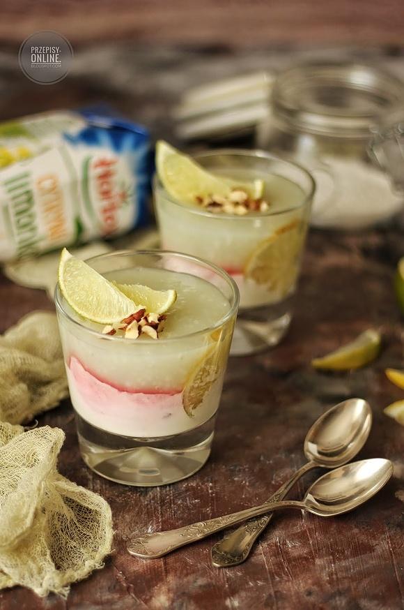 Panna cotta z kisielem z tapioki i soku