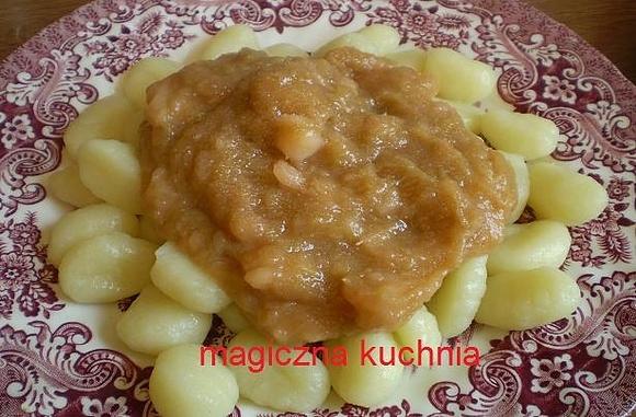 Gnocchi z jabłkiem i rabarbarem przepis na danie z makaronu