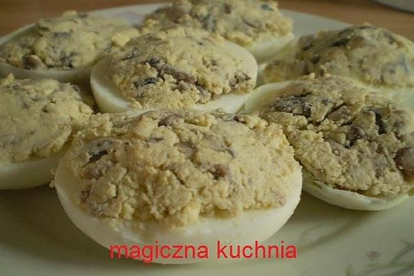 Jajka faszerowane pieczarkami z porem