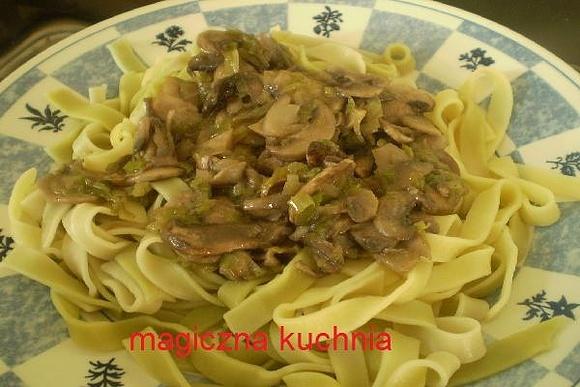 Tagliatelle z pieczarkami i porem
