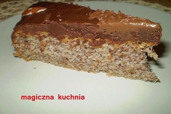 Orzechowy tort z czekoladą